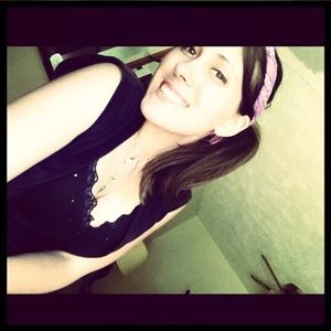 Meet your Posher, Cassandra